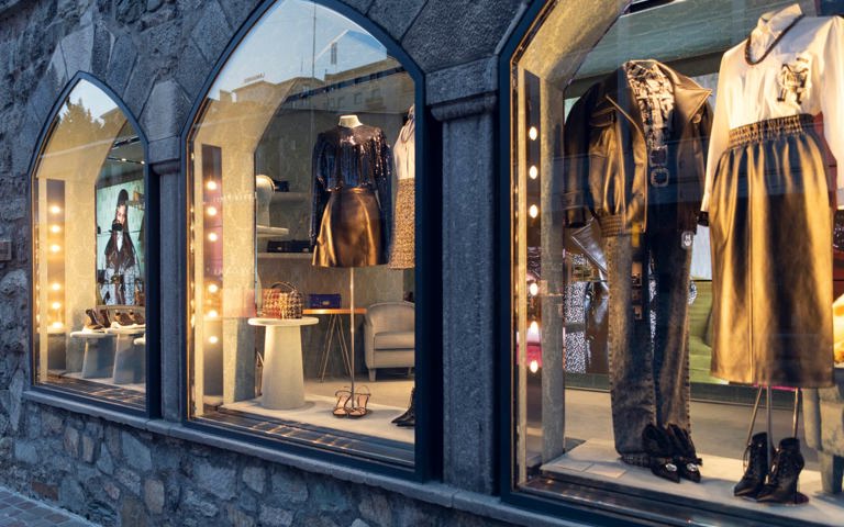 Luxury shopping in St. Moritz : Tower Revue