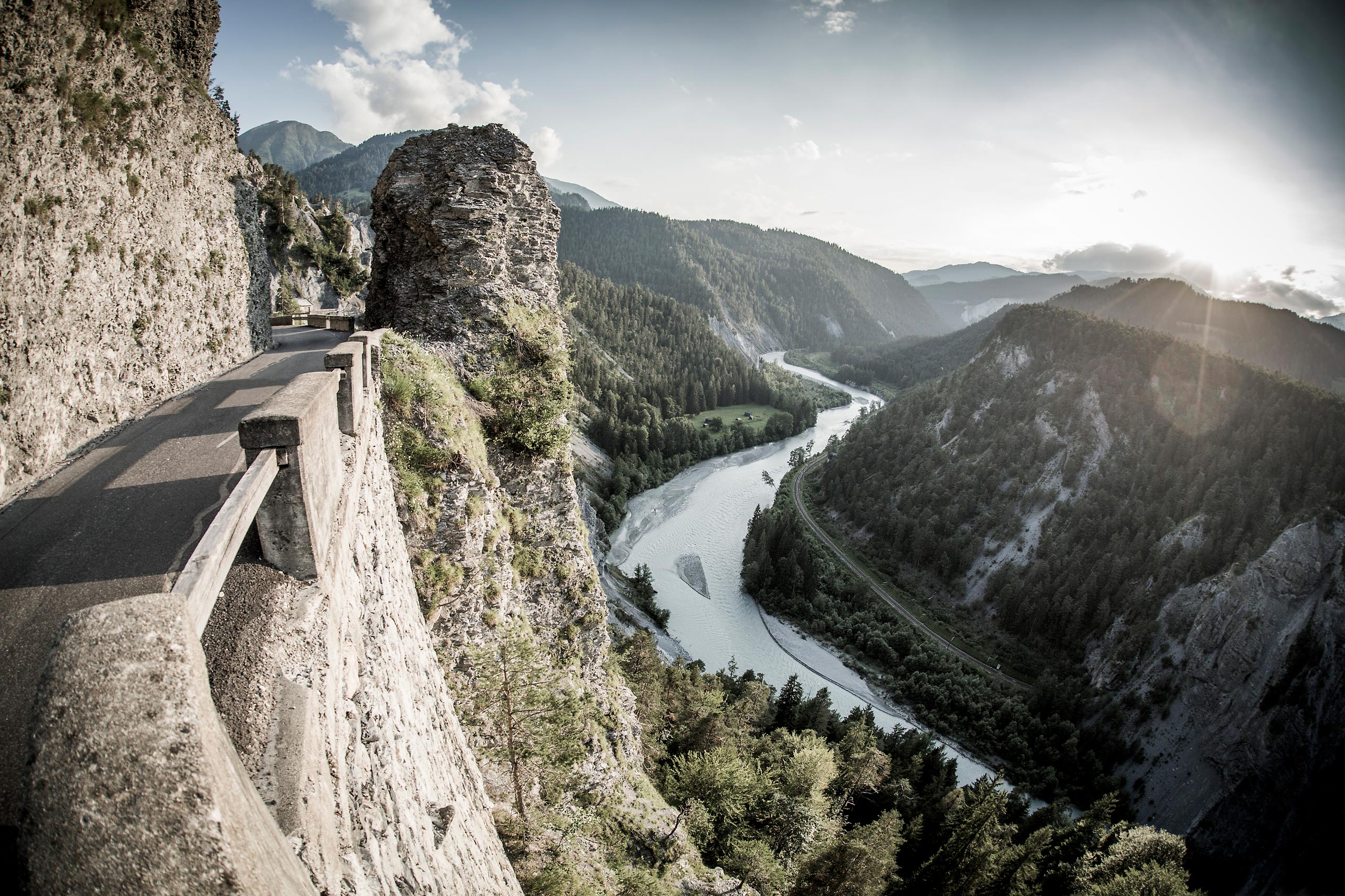 Rhine Gorge © Graubunden Tourism – Daniel Geiger