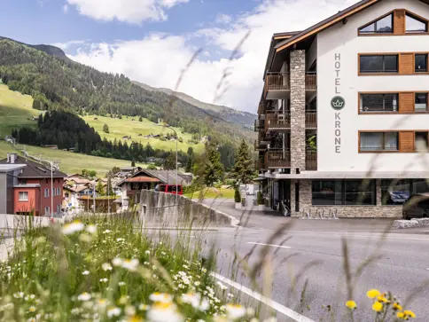 Hotel Krone Aussenansicht Sommer Web 8358