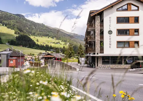 Hotel Krone Aussenansicht Sommer Web 8358