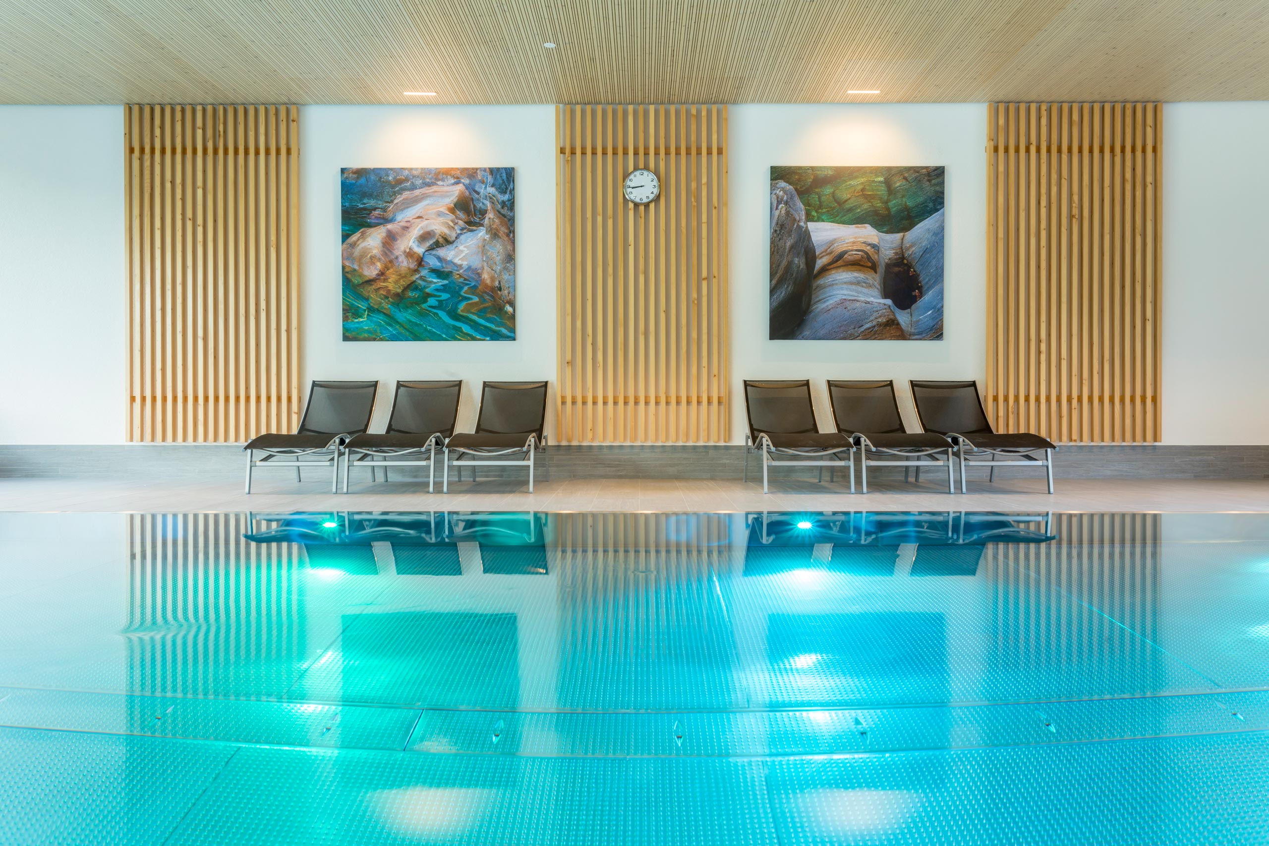 Visit Graubunden Pradas Hallenbad Spa 5